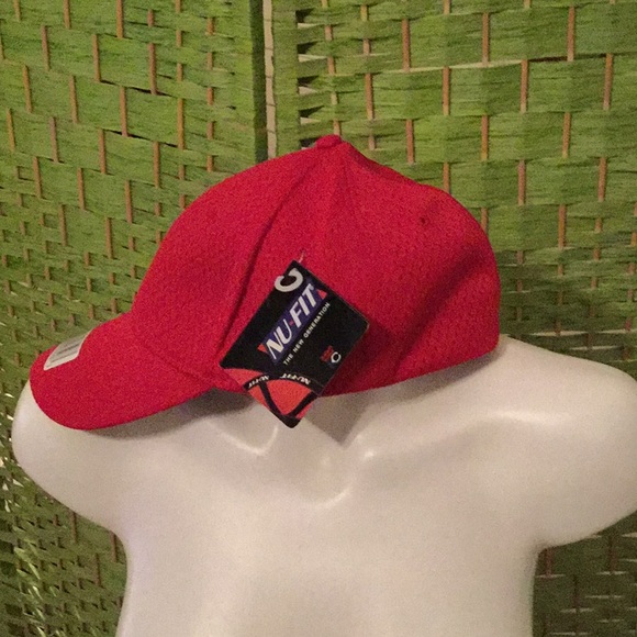😎NWT Nu-Fit Fitted Red Baseball Cap Must Have 😎 - Picture 2 of 7
